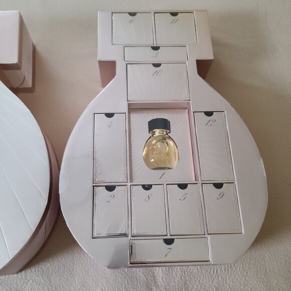 Victoria’s Secret 12 Days Of Christmas Bare Advent Calendar Fragrances More NEW - Picture 10 of 10